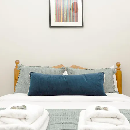 Apartamento Sunny 1br Gem In Chelsea Harbour & Coleridge Gardens