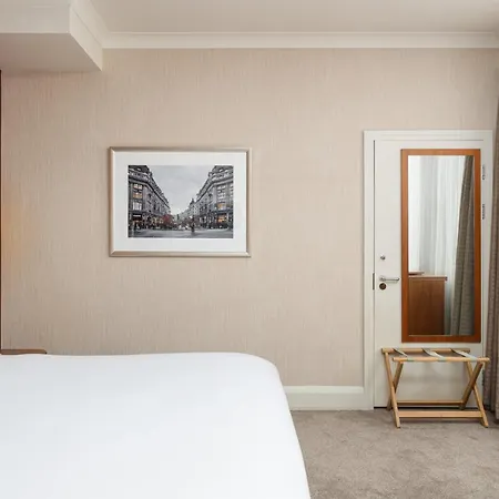 Hotel Crowne Plaza London By Ihg 4*
