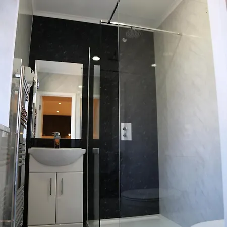 Debden 3*