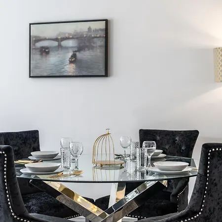 Posh With Terrace Over Harrods Apartment London