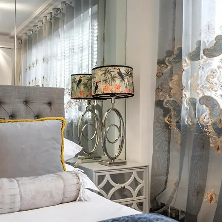 Apartment Posh With Terrace Over Harrods *