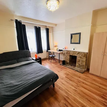 Cosy Double In & Wealdstone - Desk,fast Free Wi-fi,near Station - 15 Mins By Train To Wembley & Euston Gasthuis Harrow