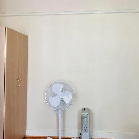 Cosy Double In & Wealdstone - Desk,fast Free Wi-fi,near Station - 15 Mins By Train To Wembley & Euston Gasthuis