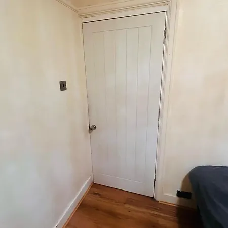Cosy Double In & Wealdstone - Desk,fast Free Wi-fi,near Station - 15 Mins By Train To Wembley & Euston Gasthuis *