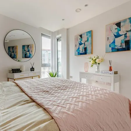 King's Cross 2 Bed Luxury - Sleeps 4 Apartment *