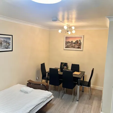 Cosy Retreat Near Tower Bridge Holiday home *