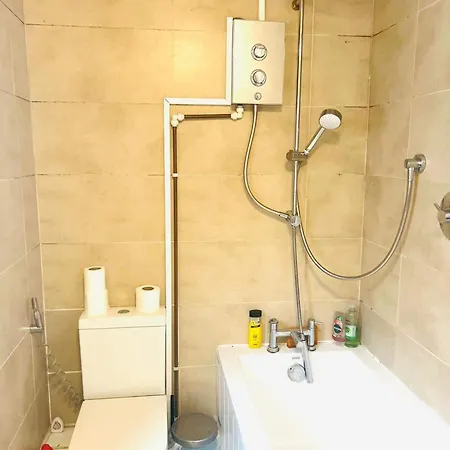 Cosy Retreat Near Tower Bridge London