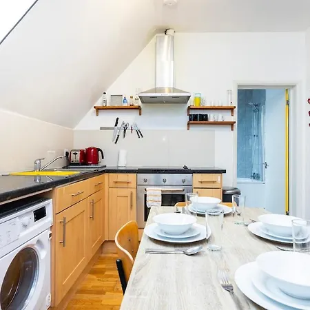 Colourful And Cozy Near Station - New Cross - Goldsmith