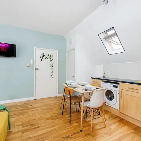 Colourful And Cozy Near Station - New Cross - Goldsmith *