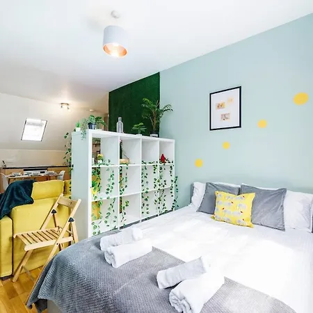 Colourful And Cozy Near Station - New Cross - Goldsmith