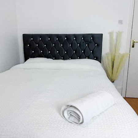 Big In East Ham Homestay London