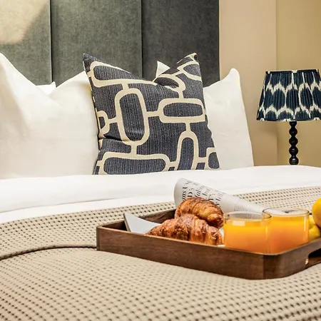 Servised On Artillery Lane Aparthotel 4*