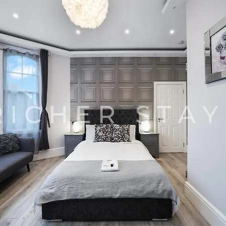 Hackney - En-suite & Amenities Hotel