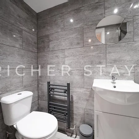 Hackney - En-suite & Amenities Hotel 4*
