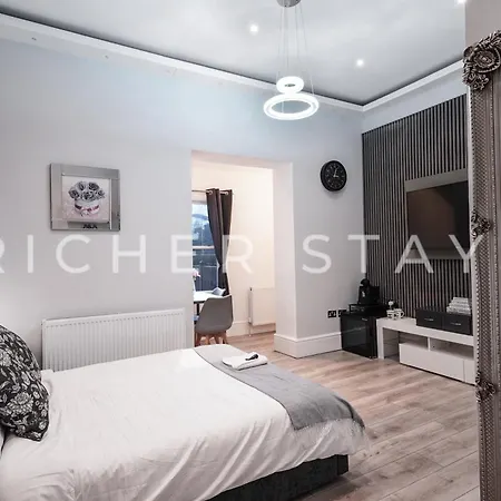Hackney - En-suite & Amenities Hotel