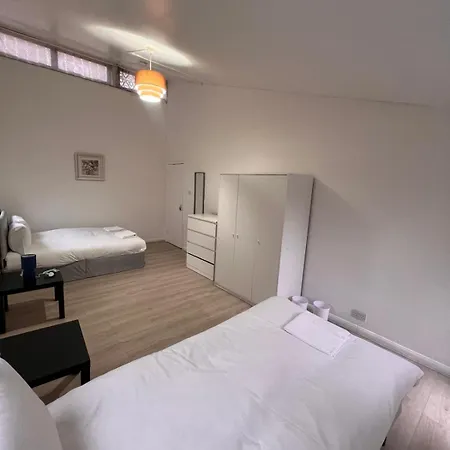 E2 Guest house