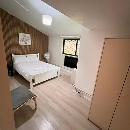 E2