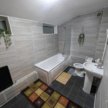 E2 Guest house London