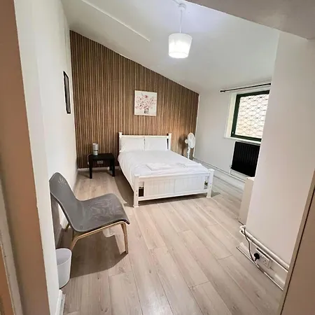 Guest house E2 London