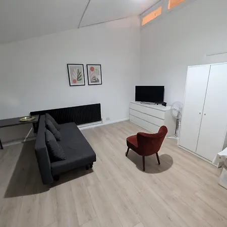 Guest house E2 London