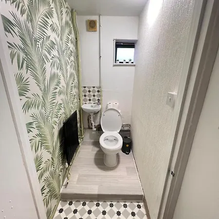 E2 Guest house London