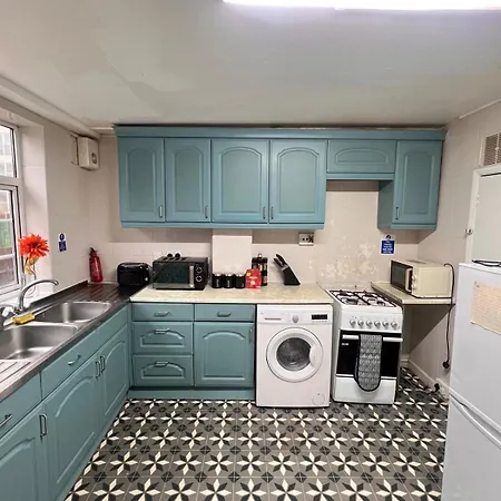 E2 Guest house