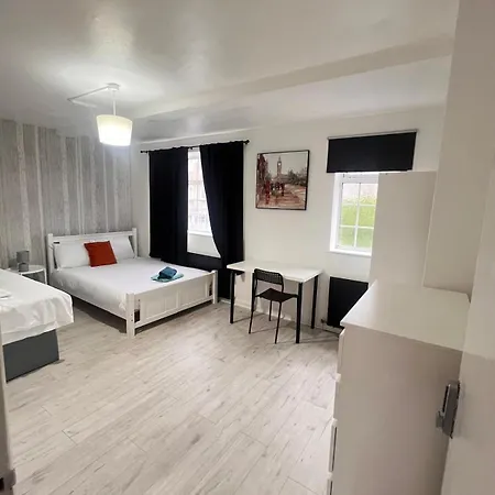 E2 Guest house London
