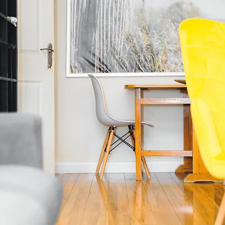 Relaxhaus! 3br Garden Retreat With 2 Saunas, Hot Tub And Cinema Holiday home London