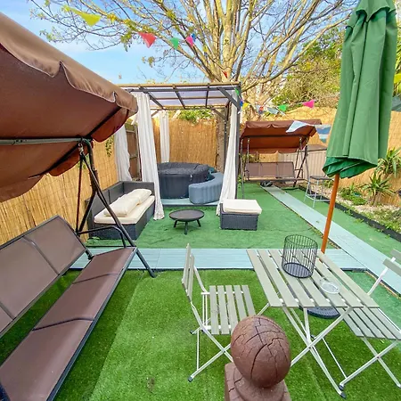 Relaxhaus! 3br Garden Retreat With 2 Saunas, Hot Tub And Cinema London