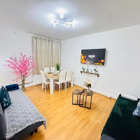 Two Bedroom In Paddington * London