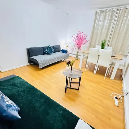 Apartment Two Bedroom In Paddington