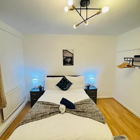 Two Bedroom In Paddington * London