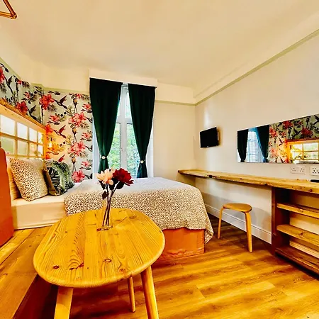 Rest Boutique Notting Hill