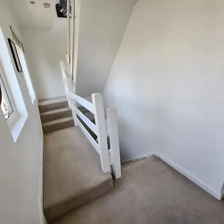 Modern Flat Near Wandsworth - 2 Min To Earlsfield Station Apartment *