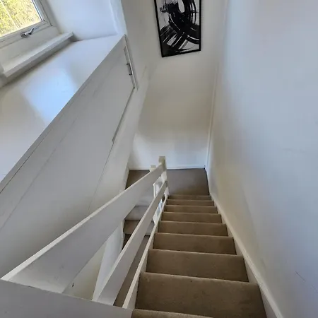 Apartment Modern Flat Near Wandsworth - 2 Min To Earlsfield Station London