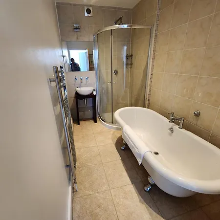 Apartment Modern Flat Near Wandsworth - 2 Min To Earlsfield Station *