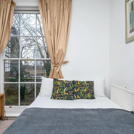 Appartement Larger Groups Close To O2 Arena Excel Canary Wharf With Wifi And Parking Within Mins Walk To Drl & Jubilee Line Londen