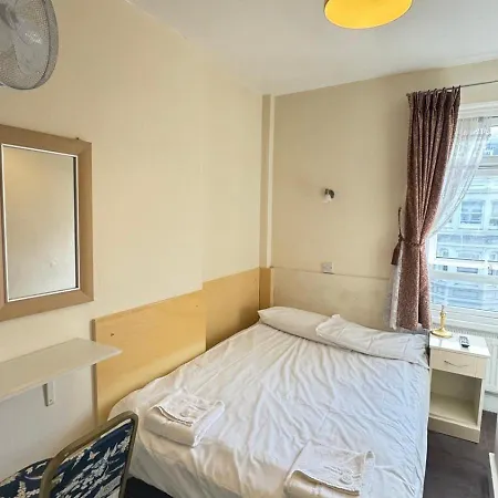 Warwick Road Hotel 2*