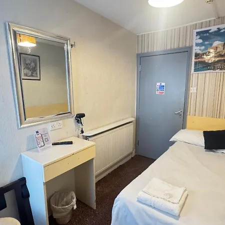 Warwick Road Hotel 2*