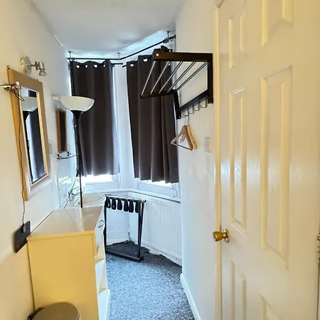 Hotel Warwick Road London