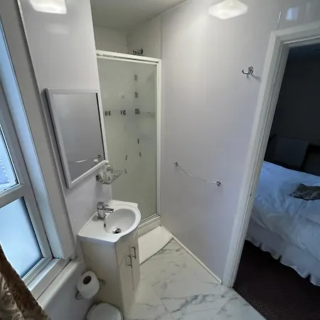 Hotel Warwick Road London