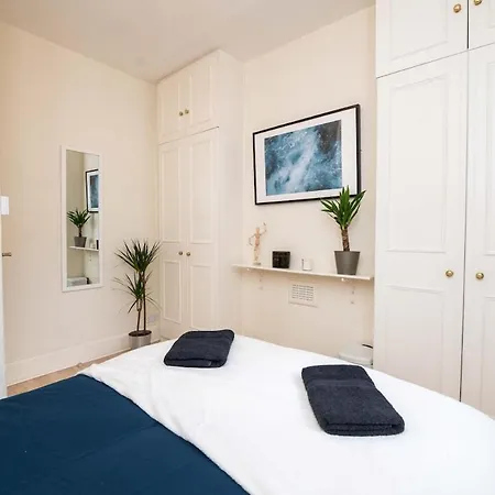 Bishop's Road - Welcoming Flat With Outside Space Apartment