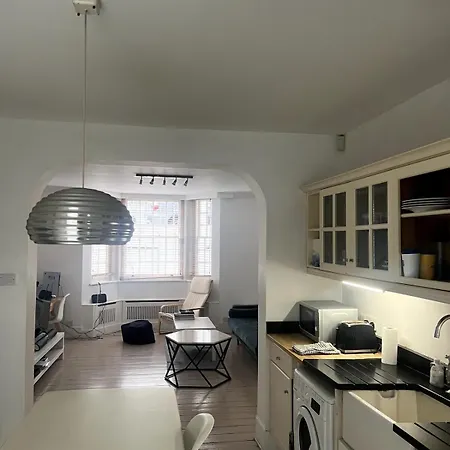 Apartamento Chelsea 1-bed Flat With Patio Londres