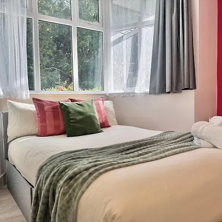 Penzion En-suites With Free Parking 30min To