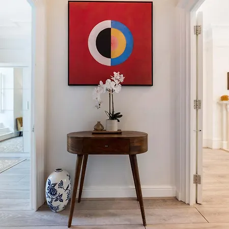 Madestays Premium South Kensington Serviced Apartment