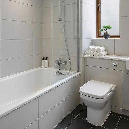 Charming 2 Bedroom Flat In The Heart Of London, 2 Mins To Trafalgar Square! *