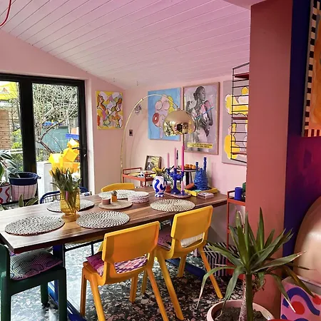 Klein House Clapton Sleeps 2-piano-patio-mirrorbed *