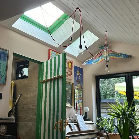 Klein House Clapton Sleeps 2-piano-patio-mirrorbed *