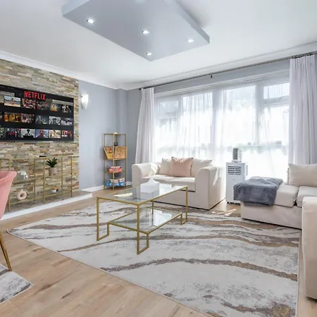 Spacious 2br In Croydon With Parking * Wallington