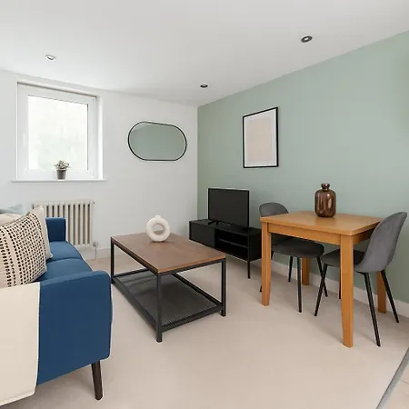 Modern Flat Near Wandsworth - 2 Min To Earlsfield Station Apartment